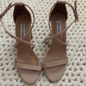 Nude patent heel